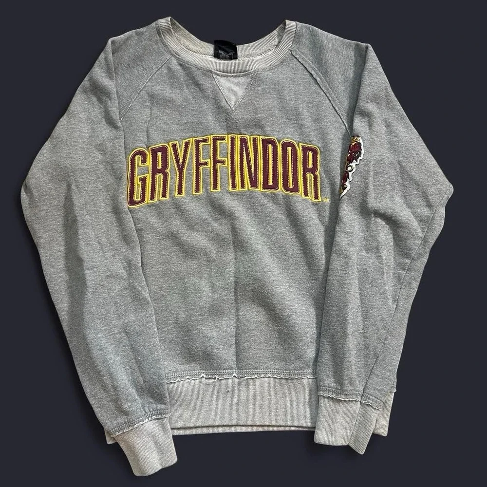 Harry Potter Gryffindor Gray Crewneck Sweater Size Small Spooky October